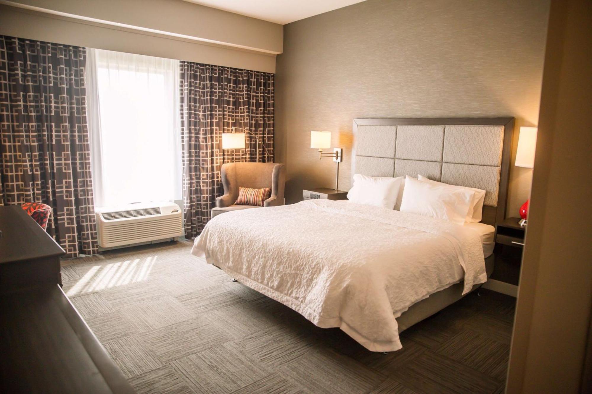 Hampton Inn-Pontiac Buitenkant foto